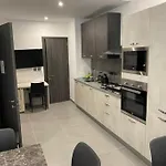 Lovely Modern Large Spacious With 7br & Wifi By 360 Estates * Msida