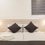 Lovely Modern Large Spacious With 7br & Wifi By 360 Estates Daire Msida
