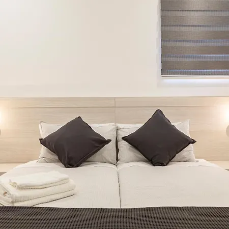 Lovely Modern Large Spacious With 7br & Wifi By 360 Estates Appartamento Msida