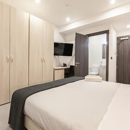 Lovely Modern Large Spacious With 7br & Wifi By 360 Estates *