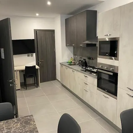 Lovely Modern Large Spacious With 7br & Wifi By 360 Estates * Msida