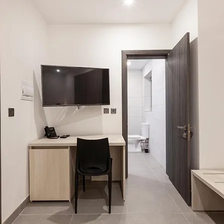 Lovely Modern Large Spacious With 7br & Wifi By 360 Estates Apartamento Msida