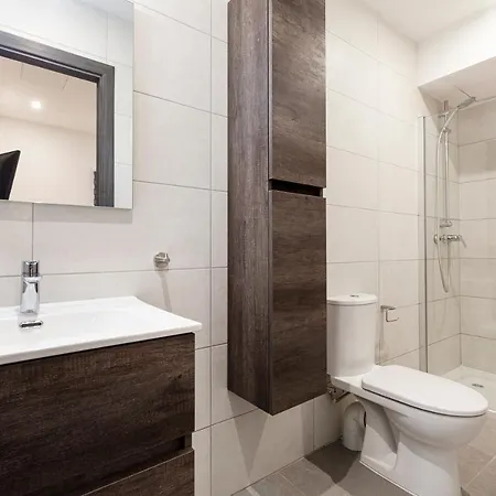 Lovely Modern Large Spacious With 7br & Wifi By 360 Estates * Msida