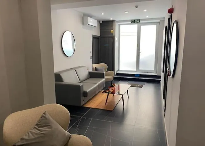 Apartment Lovely Modern Large Spacious With 7br & Wifi By 360 Estates *