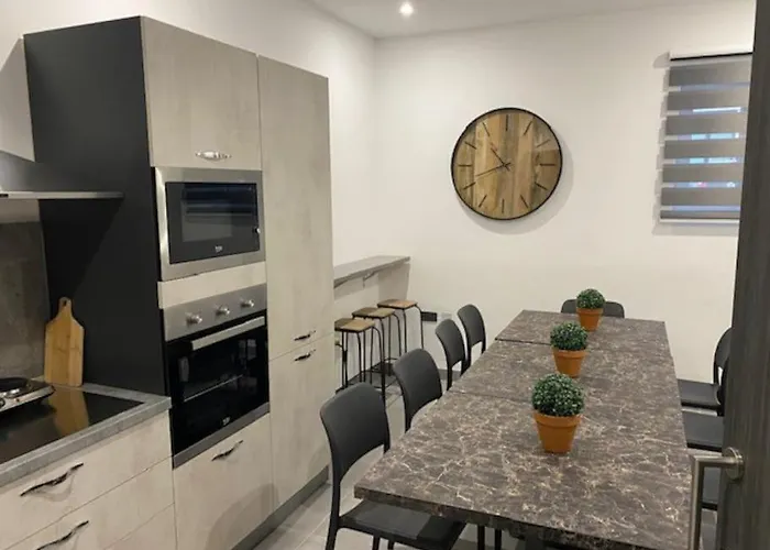 Lovely Modern Large Spacious With 7br & Wifi By 360 Estates 公寓 *