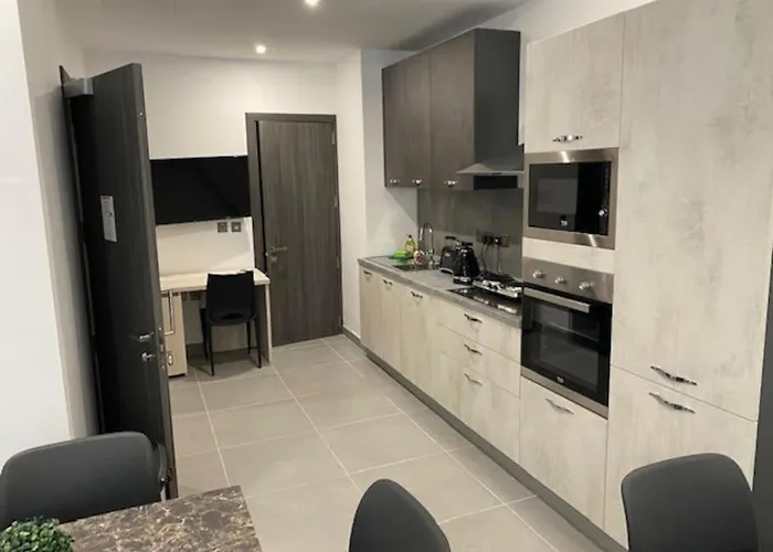 Lovely Modern Large Spacious With 7br & Wifi By 360 Estates * 姆西达