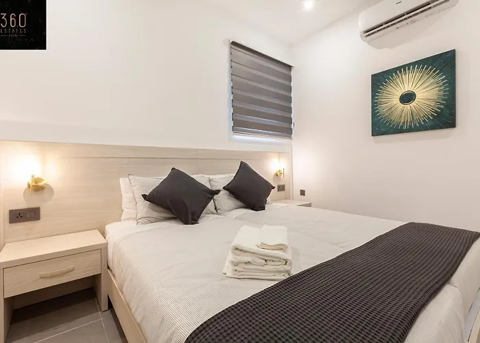 公寓 Lovely Modern Large Spacious With 7br & Wifi By 360 Estates 姆西达