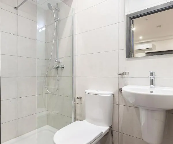 Lovely Modern Large Spacious With 7br & Wifi By 360 Estates *