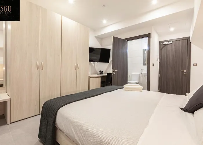 Lovely Modern Large Spacious With 7br & Wifi By 360 Estates *